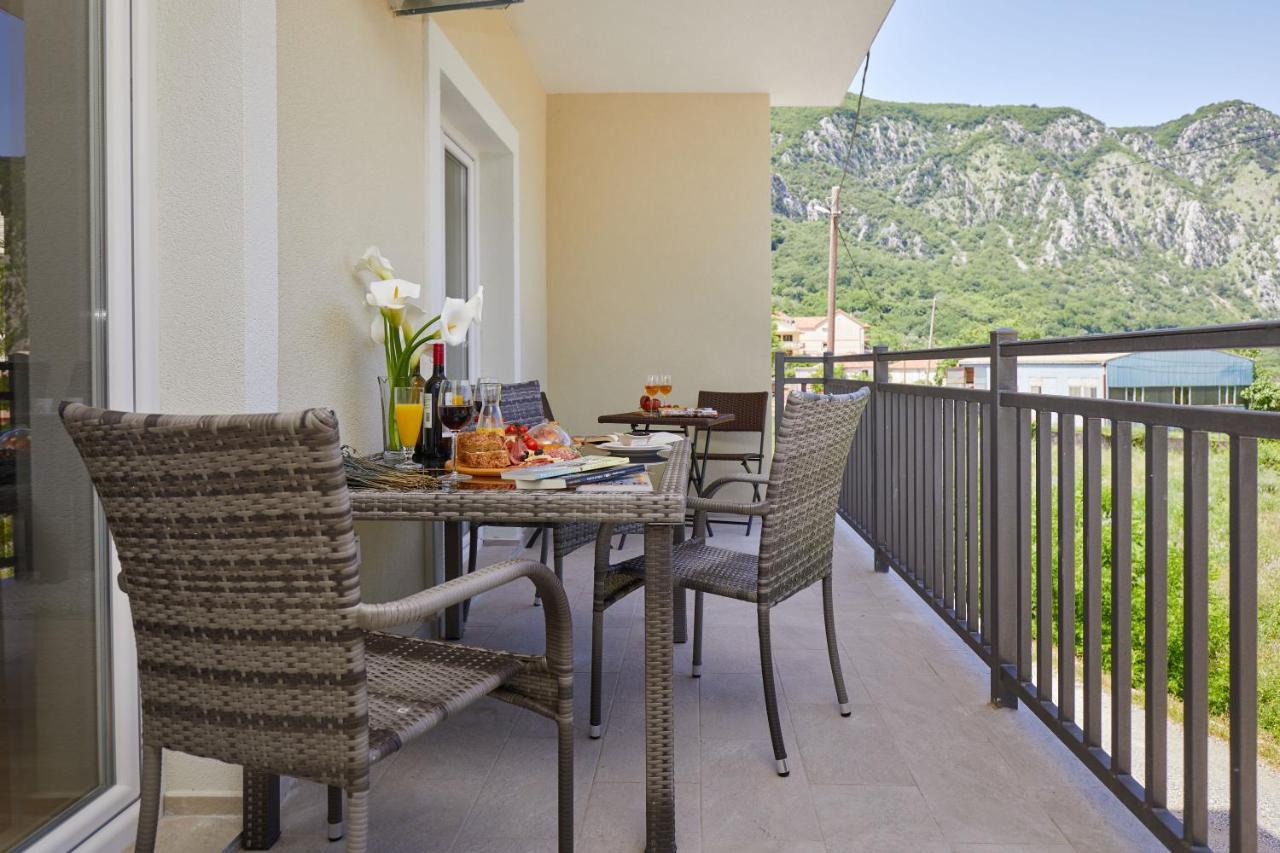 Peaceful Sunhill Apartments Kotor Exteriör bild